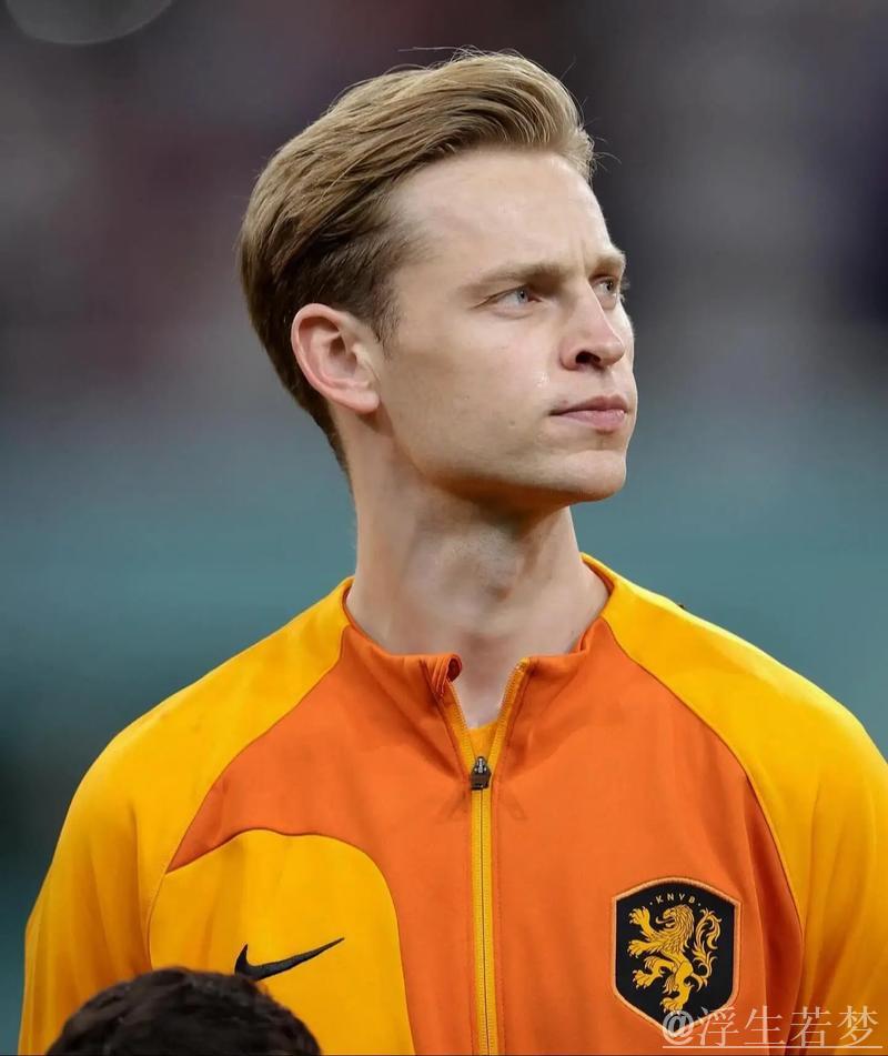 德容对经纪人失望，决定结束合作关系