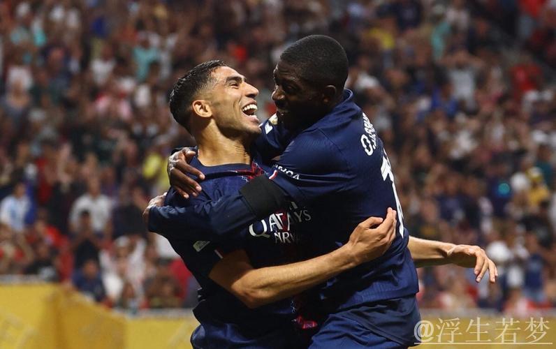 动情一幕！巴黎巨星进球致敬若塔，赛季造34球领跑欧洲，金球奖热门稳固